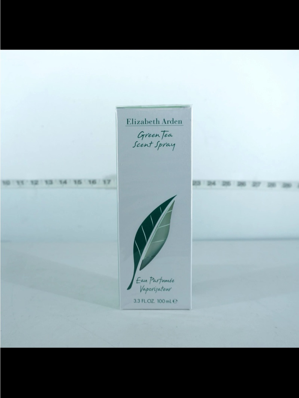 Elizabeth Arden Green Tea Scent Spray — White & Green Bottle Box